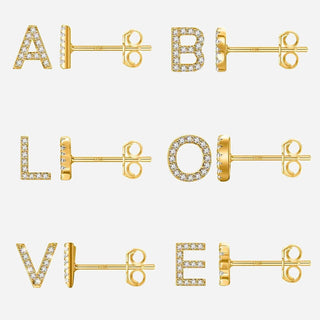 Bokstäv Stiftörhängen 18K Guldpläterat