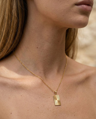 Square Sunburst Necklace 18K Guldpläterat